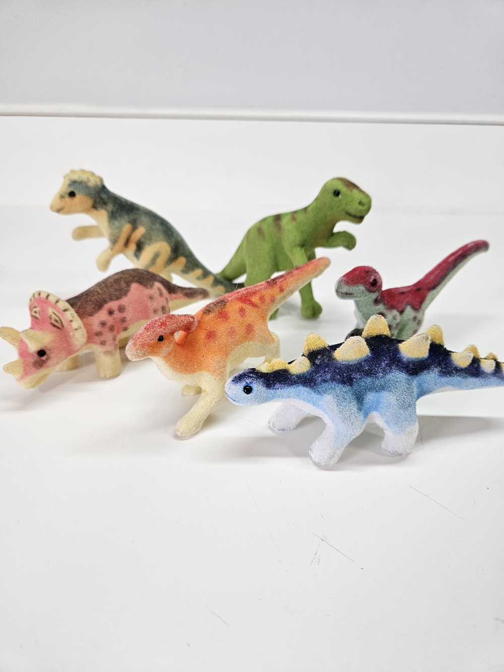 Melissa & Doug Dinosaur Party Play Set Felt Covered Mini Dino Figures